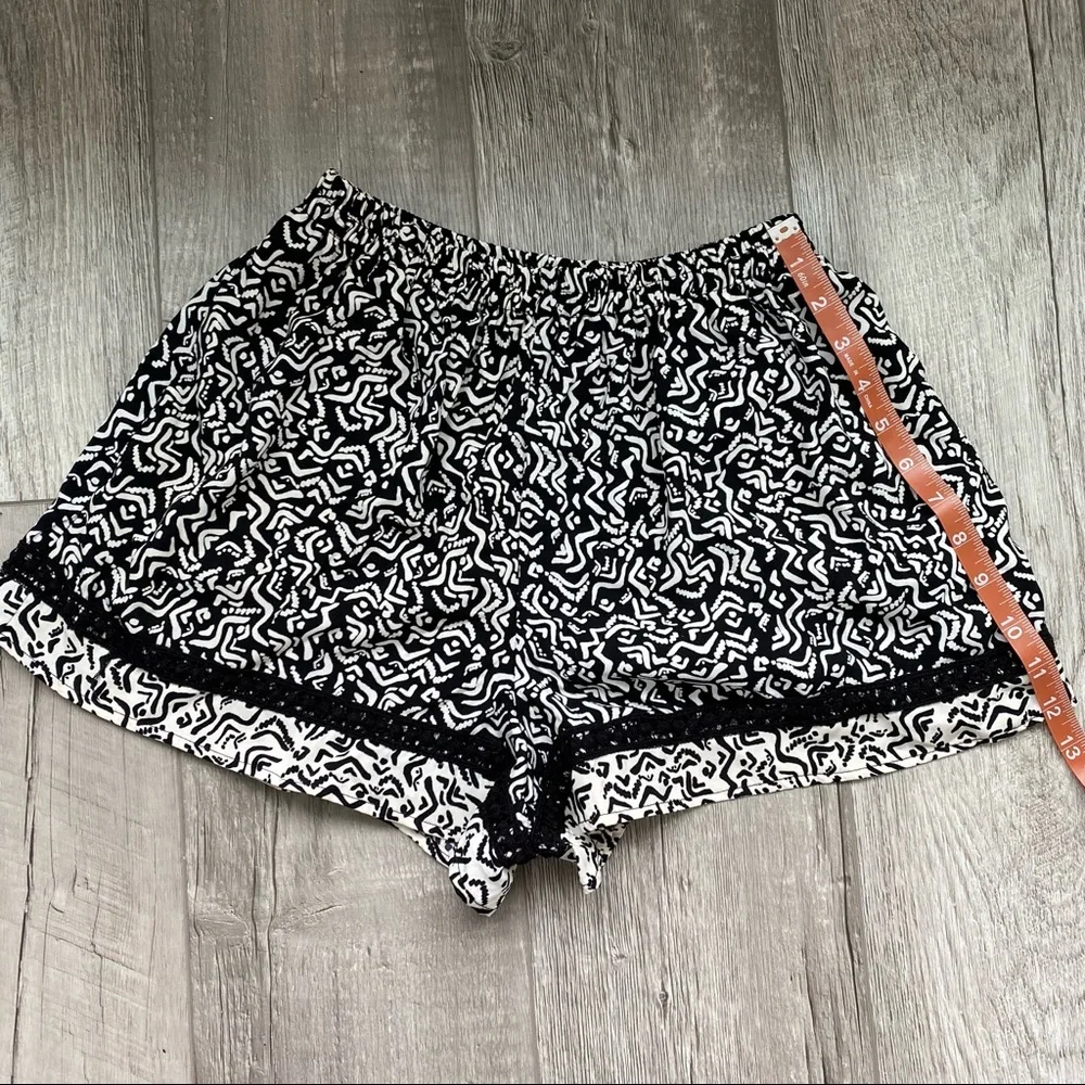 Xhilaration Tribal Print High Waisted Flowy Shorts | Size: XS
